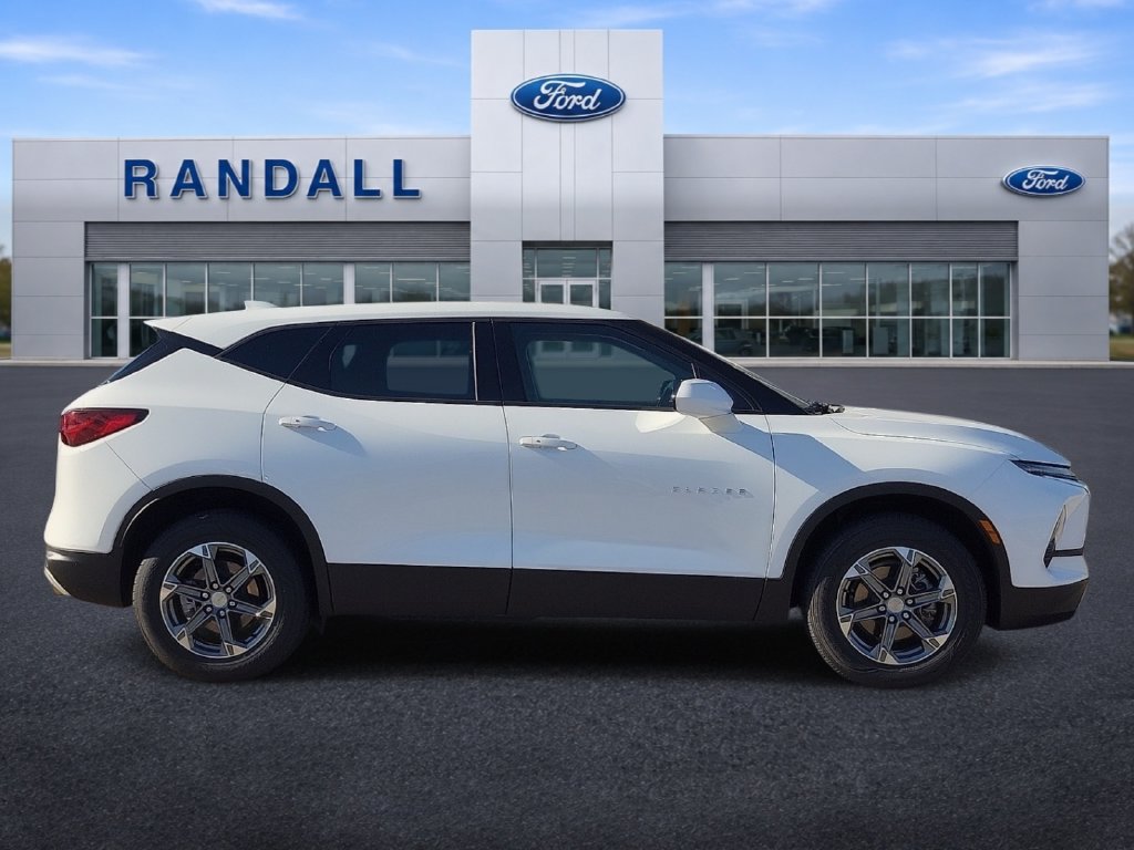 Used 2025 Chevrolet Blazer LT FWD image 6