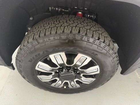 New 2026 GMC Sierra 2500 Denali w/ Denali Reserve Package image 6