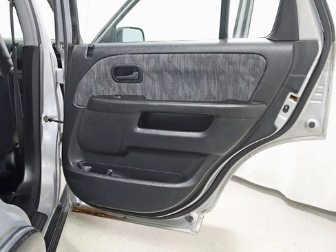 Used 2004 Honda CR-V LX image 27