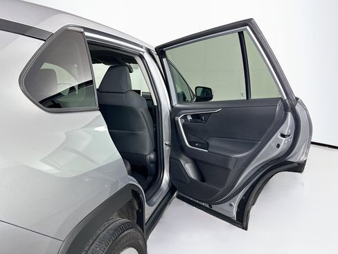 Used 2025 Toyota RAV4 LE image 27
