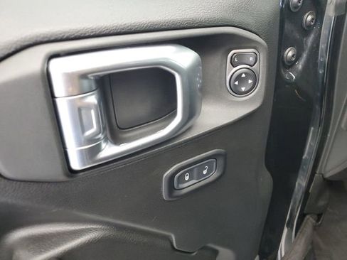 Used 2023 Jeep Gladiator Willys image 19