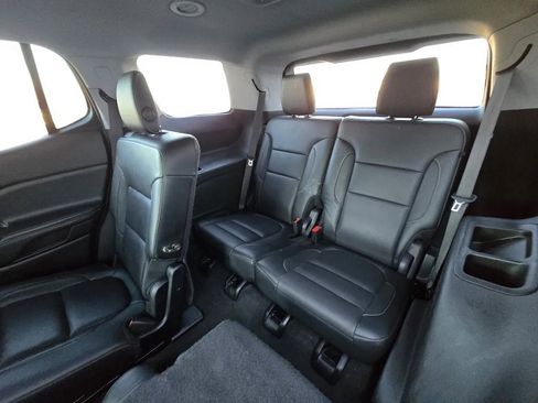 Used 2019 GMC Acadia SLT image 28