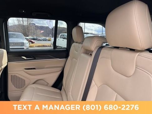 Used 2024 Jeep Grand Cherokee Limited AWD/4WD image 18