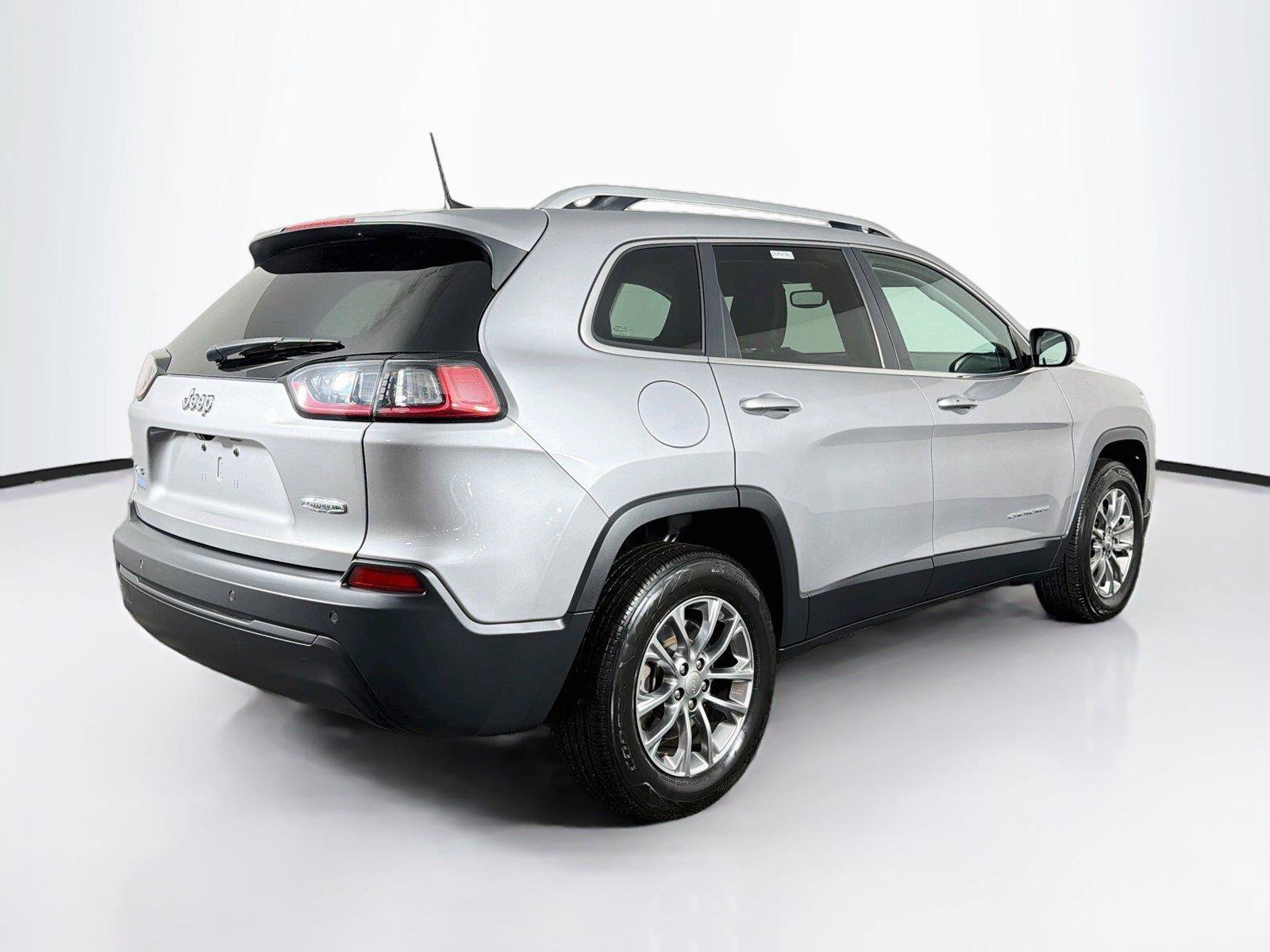 Used 2020 Jeep Cherokee Latitude Plus w/ Comfort/Convenience Group AWD/4WD image 11