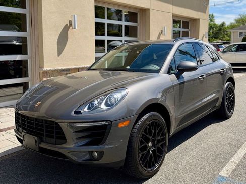 Used 2018 Porsche Macan S AWD/4WD image 1