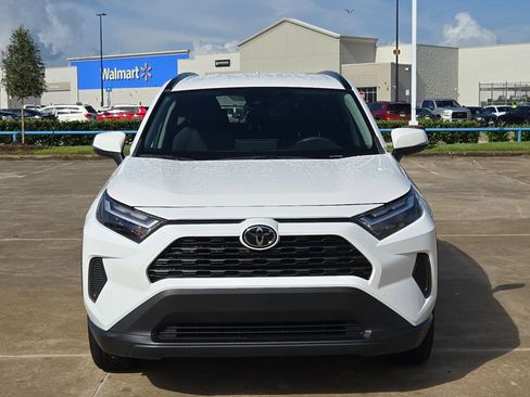 Used 2024 Toyota RAV4 XLE FWD image 10