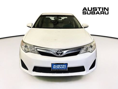 Used 2013 Toyota Camry LE FWD image 2