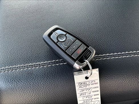 Used 2025 Ford F250 Lariat w/ Lariat Ultimate Package image 37