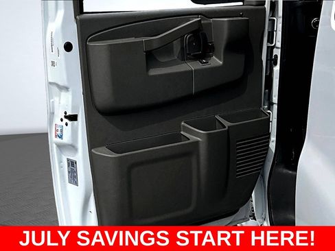 Used 2025 GMC Savana 3500 LT w/ LT Preferred Equipment Group RWD image 16