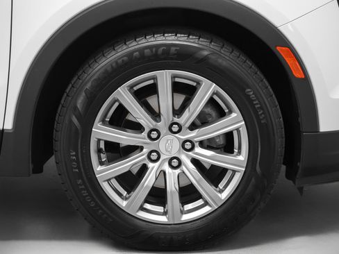 Used 2021 Cadillac XT4 Premium Luxury w/ Cold Weather Package AWD/4WD image 16