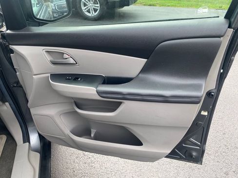 Used 2011 Honda Odyssey LX image 19