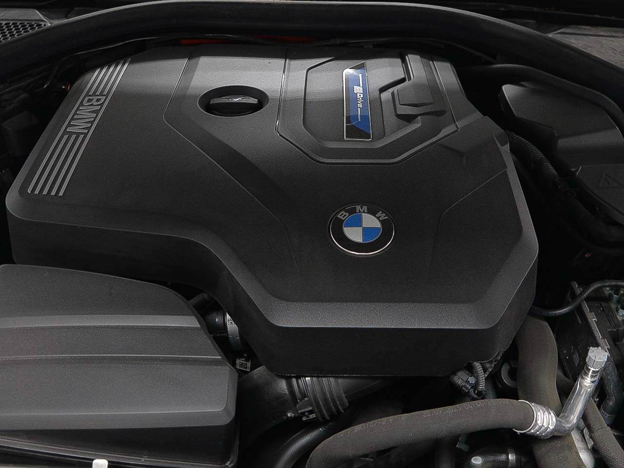 Used 2024 BMW 330e w/ M Sport Package RWD image 17