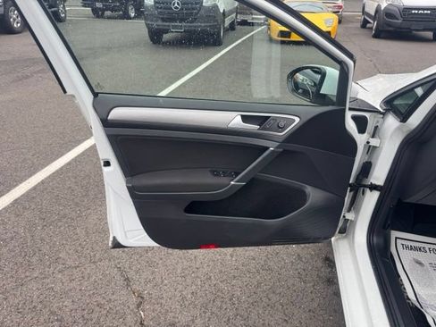 Used 2016 Volkswagen Golf S FWD image 30
