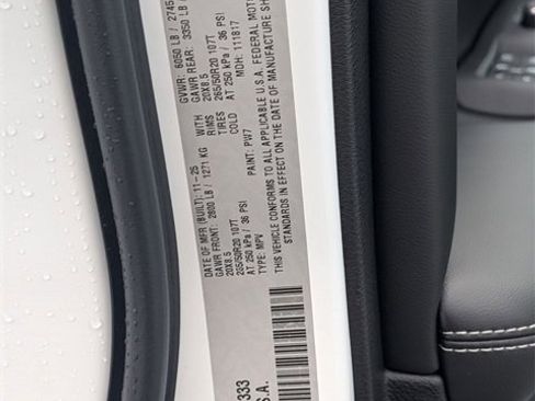 New 2025 Jeep Grand Cherokee Altitude image 34