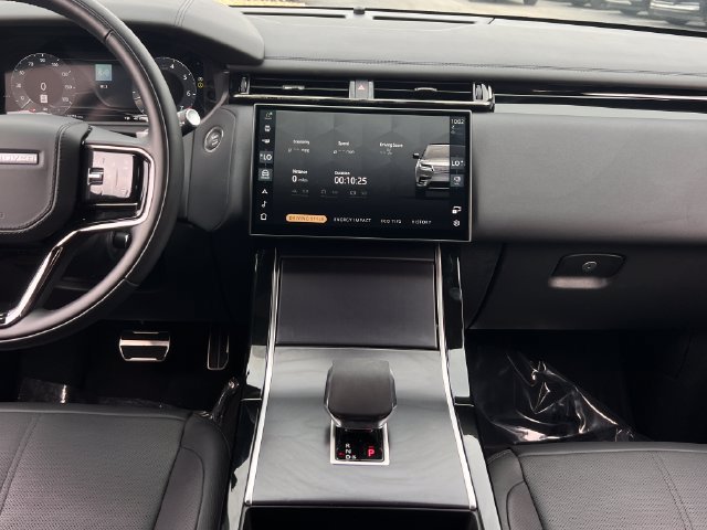 Used 2026 Land Rover Range Rover Velar Dynamic SE AWD/4WD image 16