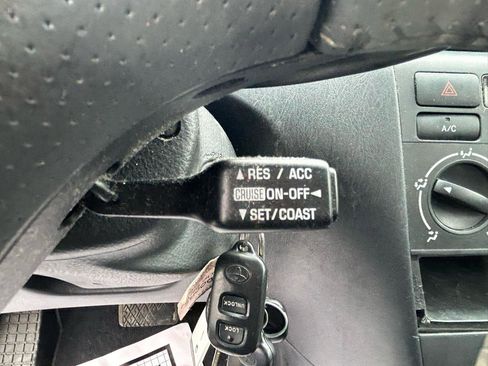 Used 2005 Toyota Corolla CE image 18