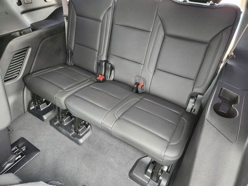 Used 2024 GMC Yukon Denali w/ Denali Reserve Package image 33