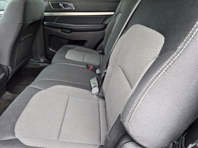 Used 2018 Ford Explorer XLT FWD image 16