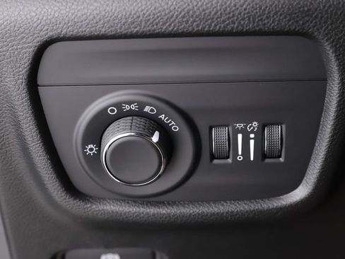 Used 2025 Jeep Grand Cherokee L Altitude AWD/4WD image 20