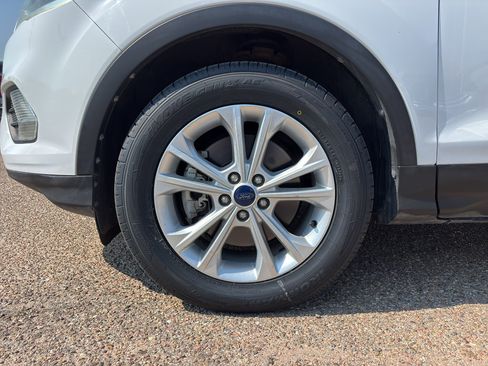 Used 2017 Ford Escape SE AWD/4WD image 20
