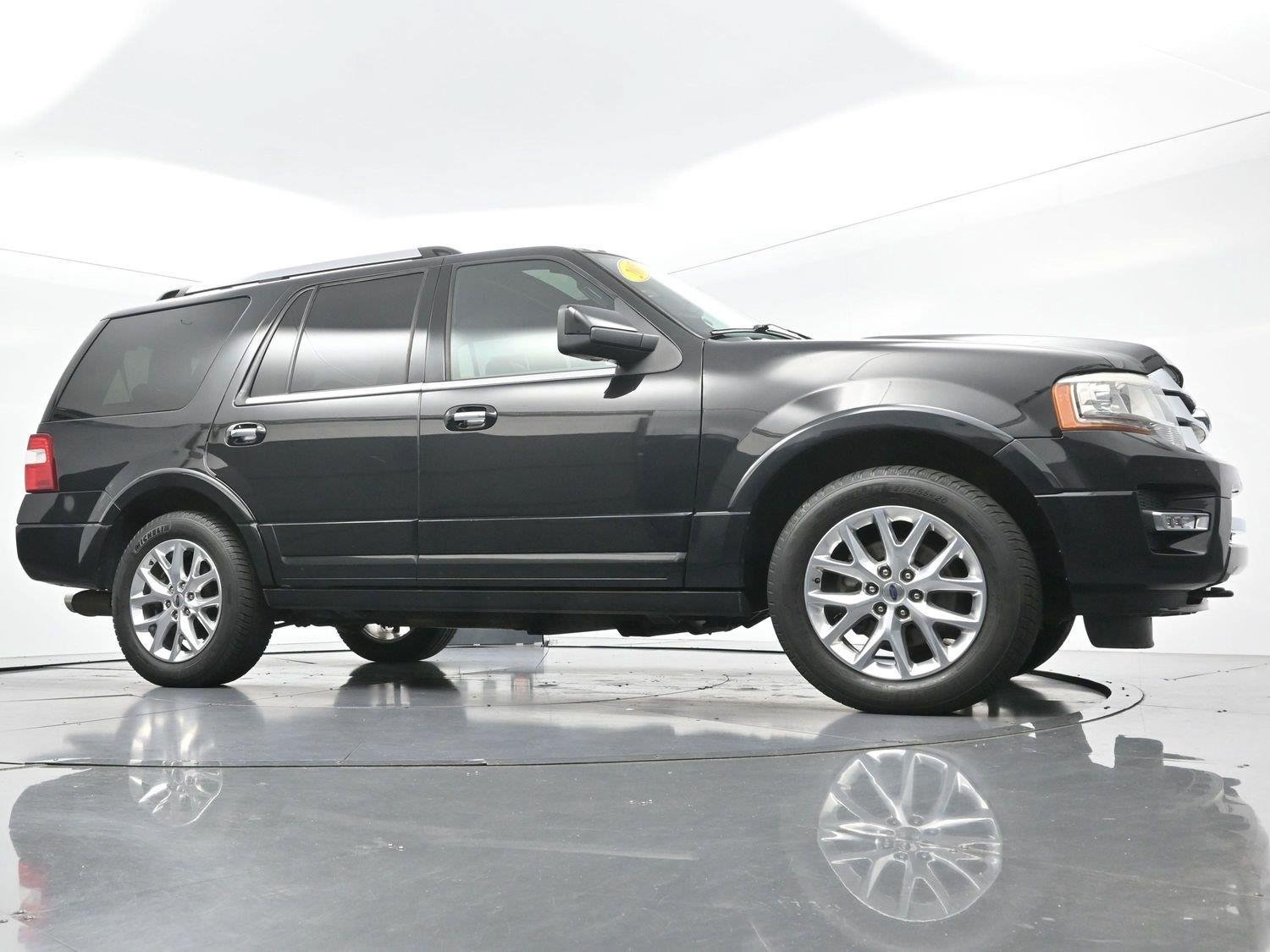 Used 2015 Ford Expedition Limited w/ Equipment Group 301A AWD/4WD image 53