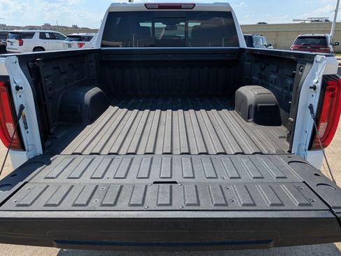 Used 2024 GMC Sierra 1500 AT4 w/ AT4 Preferred Package image 30