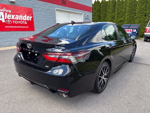 Certified 2024 Toyota Camry SE FWD image 3