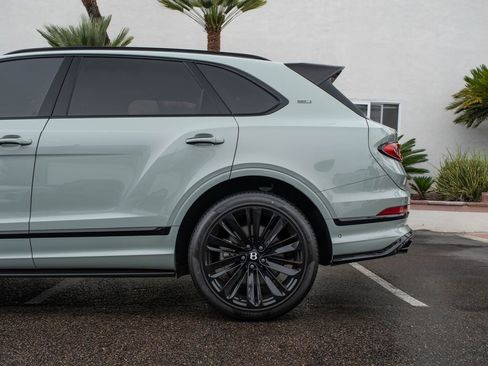 Used 2023 Bentley Bentayga Speed AWD/4WD image 34
