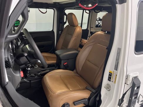 Used 2023 Jeep Wrangler Unlimited Sahara w/ Cold Weather Group AWD/4WD image 18