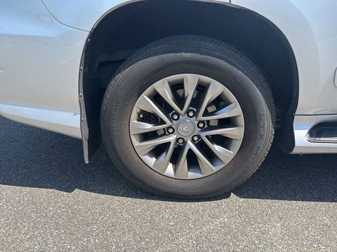 Used 2018 Lexus GX 460 Luxury w/ Preferred Accessory Package AWD/4WD image 10