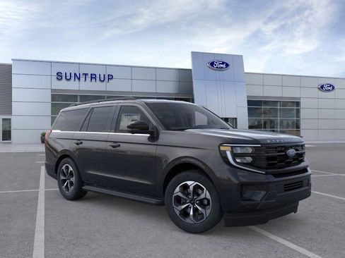 New 2026 Ford Expedition Active image 7