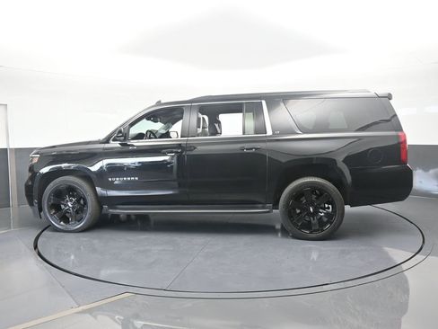 Used 2020 Chevrolet Suburban LT image 3