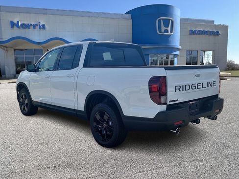 New 2025 Honda Ridgeline Black Edition image 3