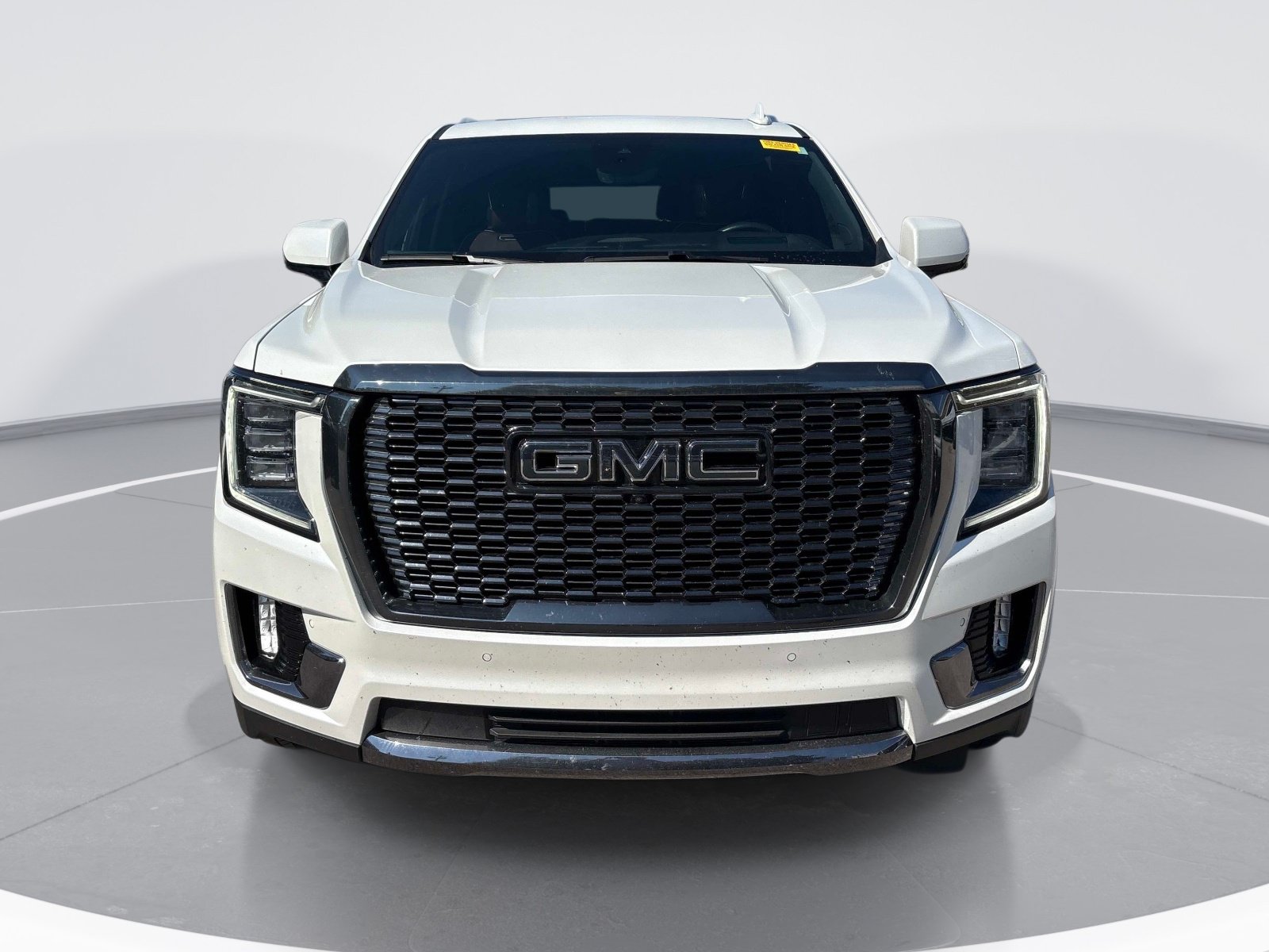 Used 2024 GMC Yukon XL Denali Ultimate AWD/4WD image 2