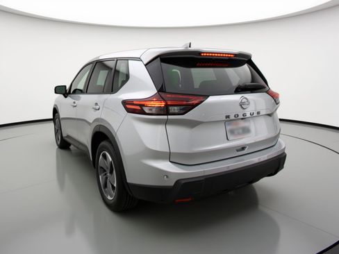 Used 2025 Nissan Rogue SV FWD image 6