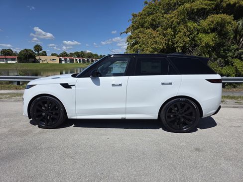 New 2026 Land Rover Range Rover Sport Dynamic SE AWD/4WD image 6