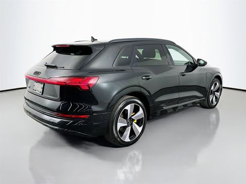 Used 2022 Audi e-tron Premium Plus w/ Premium Plus Package image 7