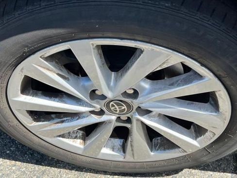 Certified 2022 Toyota Camry LE w/ Convenience Package image 17