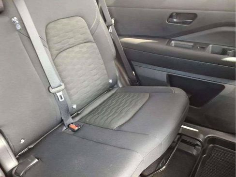 Certified 2025 Nissan Pathfinder S FWD image 18