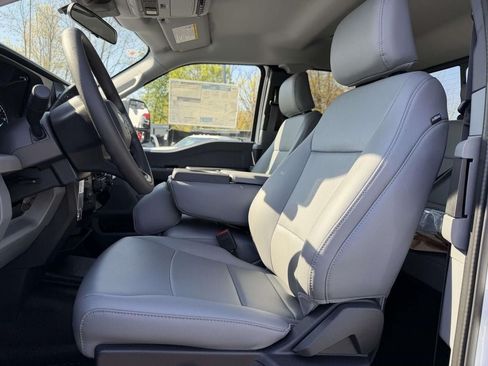 New 2026 Ford F550 4x4 Supercab Super Duty image 9