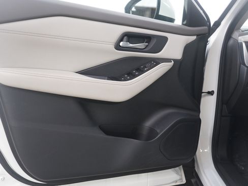 Used 2023 Nissan Rogue SV w/ SV Premium B Package image 19