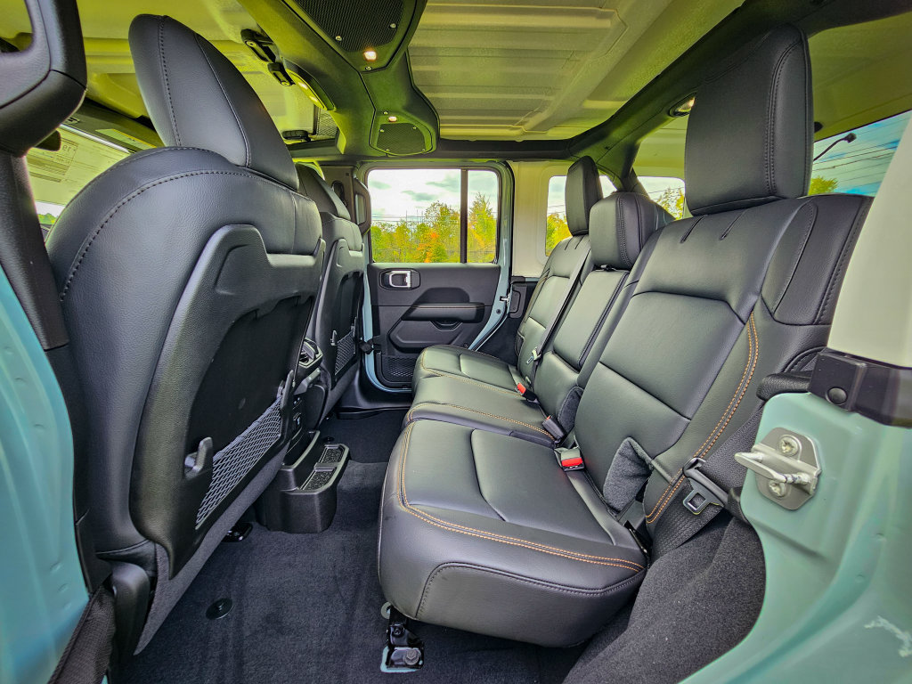 New 2027 Jeep Wrangler Unlimited Sahara AWD/4WD image 33