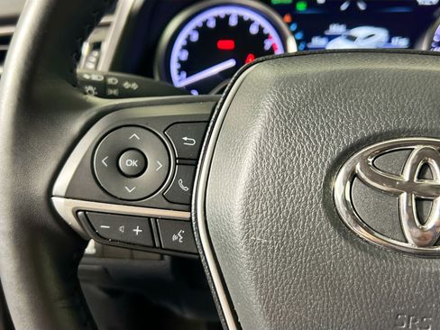Used 2024 Toyota Camry XLE FWD image 18