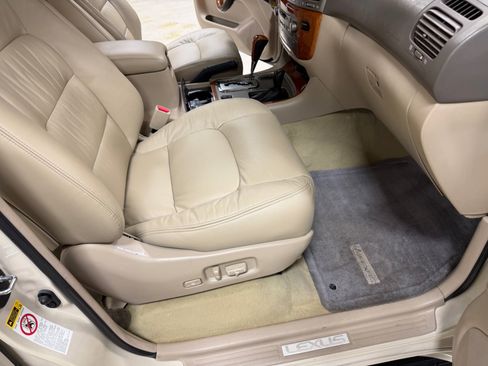 Used 2005 Lexus LX 470 4WD image 26
