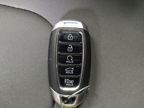 Used 2023 Hyundai Elantra SEL image 32