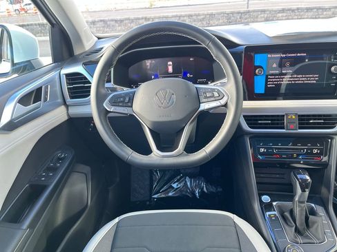 New 2026 Volkswagen Taos SE image 21