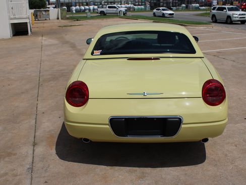 Used 2005 Ford Thunderbird RWD image 6