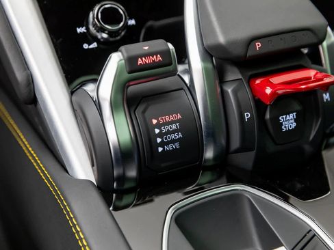 Used 2022 Lamborghini Urus image 36