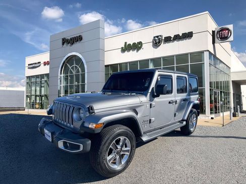 Used 2020 Jeep Wrangler Unlimited Sahara image 4