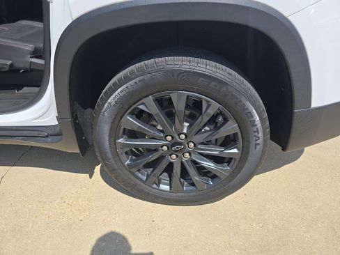 Used 2023 Chevrolet Traverse RS w/ LPO, Floor Liner Package AWD/4WD image 12